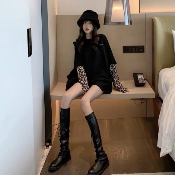 NWT Leopard T shirt Long Sleeves Black - Picture 8 of 9